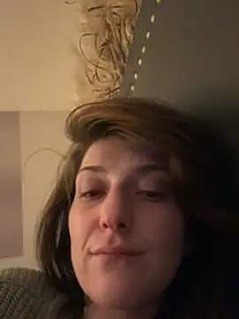 2brokegirlz online show from 03.11.25