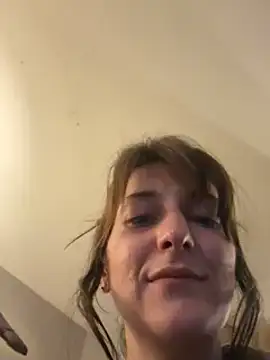 2brokegirlz online show from 03.11.25