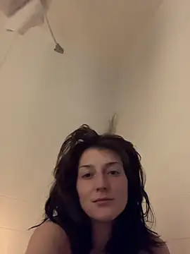 2brokegirlz online show from 03.14.25