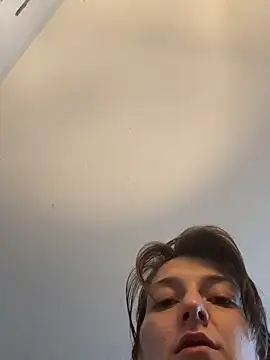 2brokegirlz online show from 03.15.25