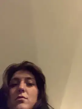 2brokegirlz online show from 03.17.25