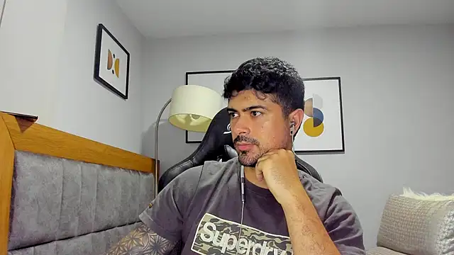 Snapshot of Dante_Storm chatting on 10.29.25 Dante Storm online show from 10.29.25