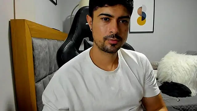 Snapshot of Dante_Storm chatting on 10.30.25 Dante Storm online show from 10.30.25