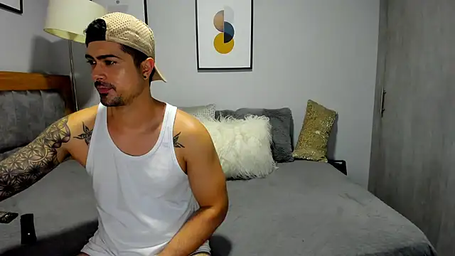 Snapshot of Dante_Storm chatting on 11.04.25 Dante Storm online show from 11.04.25