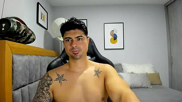 Snapshot of Dante_Storm chatting on 11.20.25 Dante Storm online show from 11.20.25