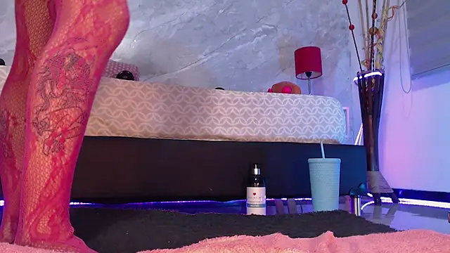 catmolly  online show from 03.13.25