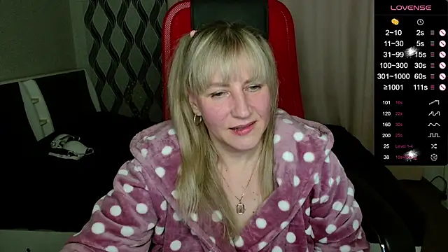 Snapshot of ganet469 chatting on 10.01.25 ganet469 online show from 10.01.25