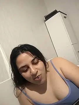 Veramaia online show from 03.13.25