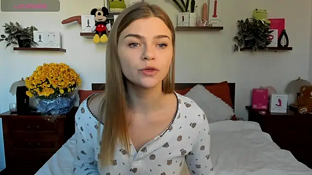 HaleyReedme online show from 11.04.25