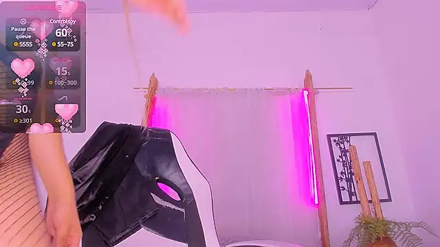 Snapshot of Brithanycullen chatting on 03.22.25 Brithanycullen online show from 03.22.25