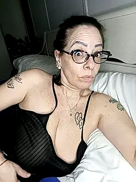 Snapshot of Ginevra_75 chatting on 02.14.26 Ginevra 75 online show from 02.14.26