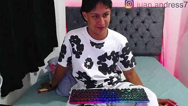 Stone grey1  online show from 11.04.25