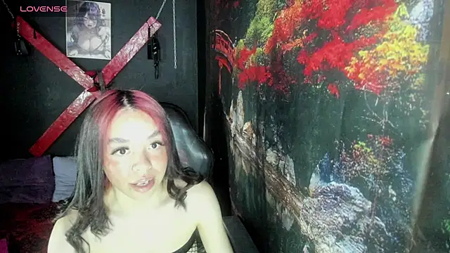 Snapshot of Tracy_KS chatting on 11.10.25 Tracy KS online show from 11.10.25