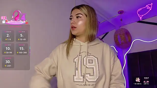 Snapshot of natasha__black chatting on 10.23.25 natasha black online show from 10.23.25