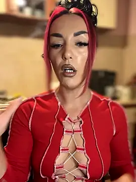 Snapshot of MeganFoxiy chatting on 10.13.25 MeganFoxiy online show from 10.13.25