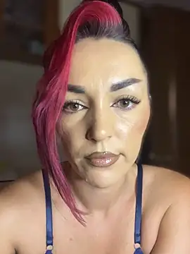 Snapshot of MeganFoxiy chatting on 11.07.25 MeganFoxiy online show from 11.07.25