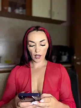 Snapshot of MeganFoxiy chatting on 11.10.25 MeganFoxiy online show from 11.10.25