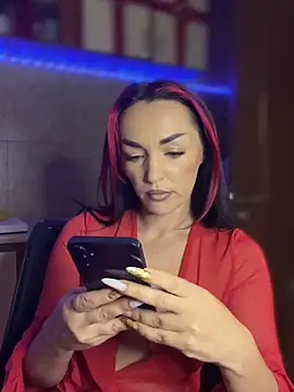 Snapshot of MeganFoxiy chatting on 12.14.25 MeganFoxiy online show from 12.14.25