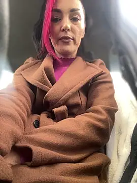 Snapshot of MeganFoxiy chatting on 12.15.25 MeganFoxiy online show from 12.15.25