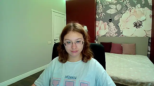 AngelinaLow online show from 09.30.25