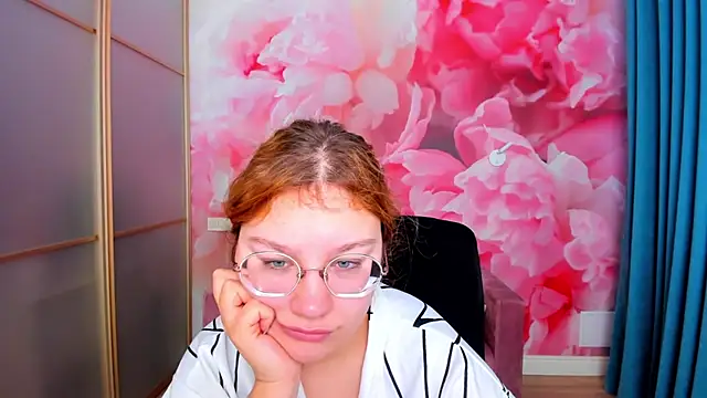 AngelinaLow online show from 02.15.26