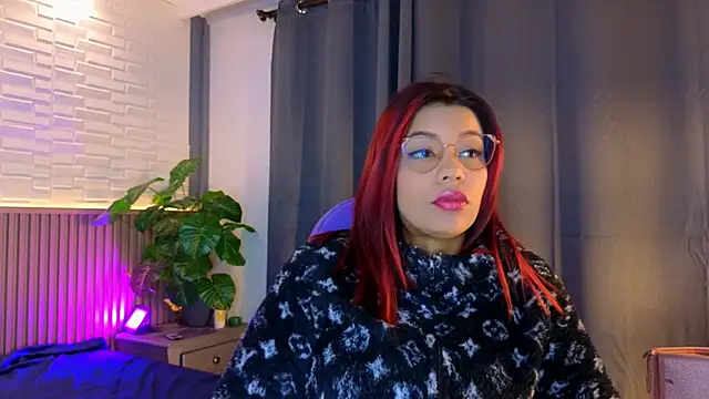 TiffanyWalk online show from 11.04.25