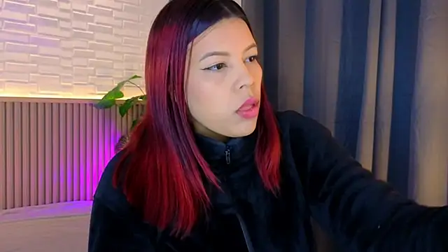 TiffanyWalk online show from 11.11.25