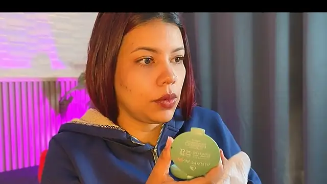 TiffanyWalk online show from 04.06.26