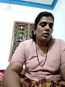 Snapshot of kissmetha chatting on 03.18.25 kissmetha online show from 03.18.25