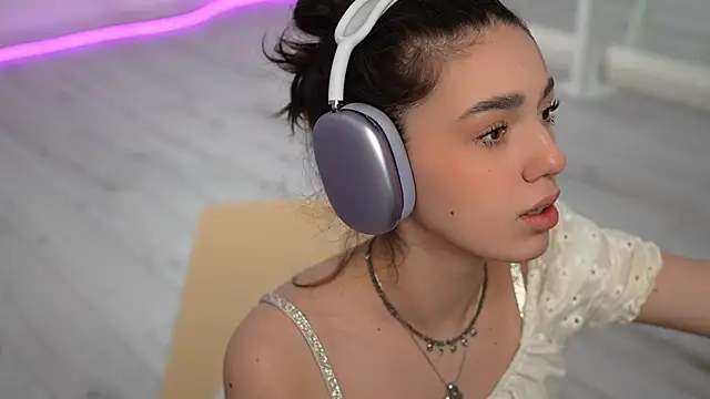 mystica  online show from 03.15.25