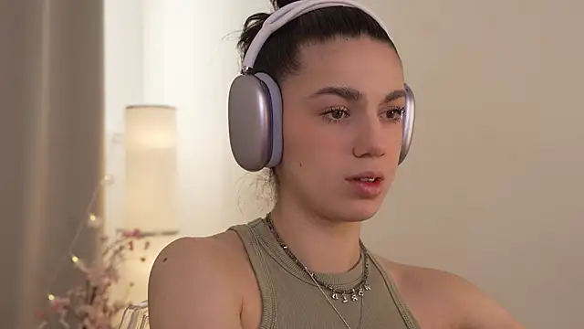 mystica  online show from 03.19.25