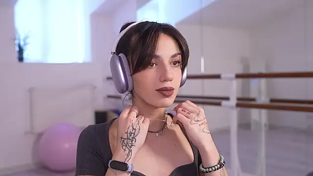 mystica  online show from 09.14.25