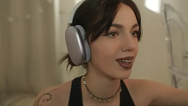 mystica  online show from 09.25.25