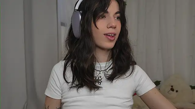 mystica  online show from 10.18.25