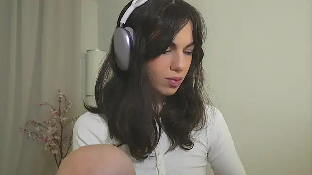 mystica  online show from 11.07.25