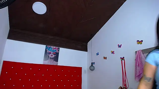 Snapshot of kriss_sweetboobs10 chatting on 10.30.25 kriss sweetboobs10 online show from 10.30.25