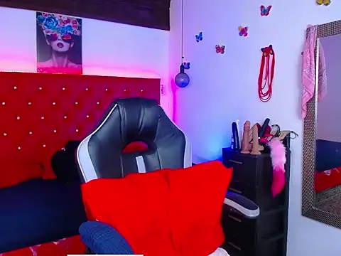 Snapshot of kriss_sweetboobs10 chatting on 12.02.25 kriss sweetboobs10 online show from 12.02.25