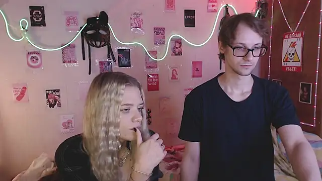 Your Horny Friends online show from 09.23.25