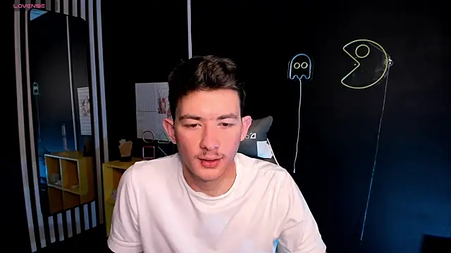 Snapshot of Danny__Magic chatting on 03.16.25 Danny Magic online show from 03.16.25