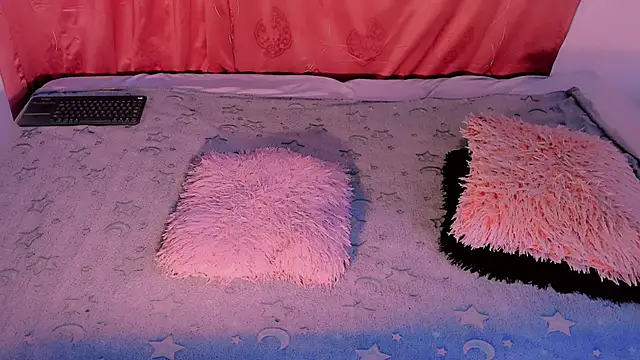 Mariana-ofc online show from 11.28.25