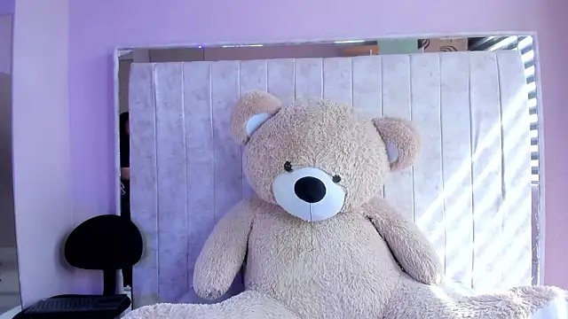 Alice 26  online show from 02.25.26