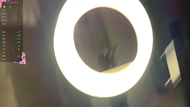 Snapshot of TwinTemptations chatting on 09.17.25 TwinTemptations online show from 09.17.25