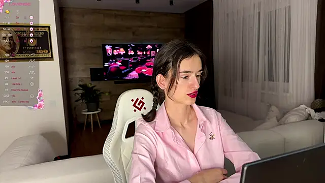 Snapshot of TwinTemptations chatting on 10.13.25 TwinTemptations online show from 10.13.25