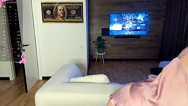 Snapshot of TwinTemptations chatting on 10.17.25 TwinTemptations online show from 10.17.25