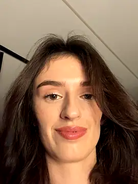 Snapshot of TwinTemptations chatting on 10.26.25 TwinTemptations online show from 10.26.25