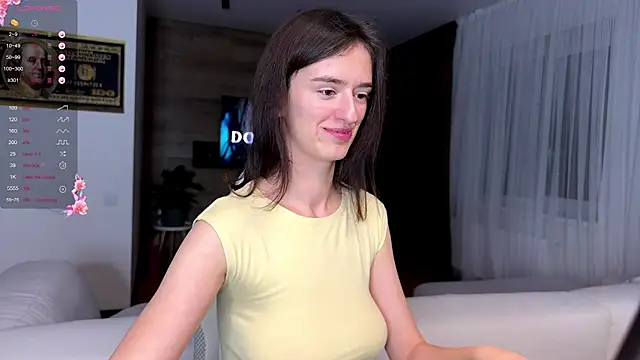 Snapshot of TwinTemptations chatting on 11.08.25 TwinTemptations online show from 11.08.25