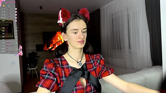 Snapshot of TwinTemptations chatting on 11.18.25 TwinTemptations online show from 11.18.25