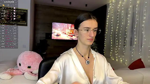 Snapshot of TwinTemptations chatting on 12.21.25 TwinTemptations online show from 12.21.25