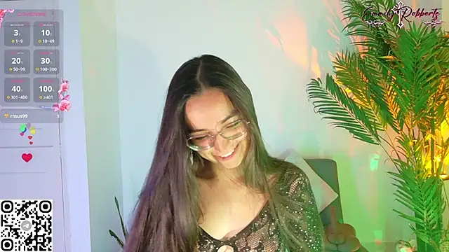 Snapshot of Emmi_Roberts chatting on 07.14.26 Emmi Roberts online show from 07.14.26