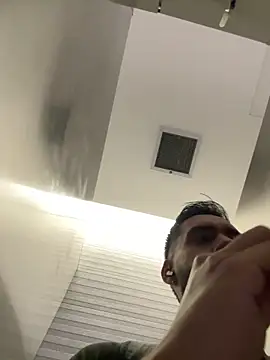 Snapshot of Leon__Hart_ chatting on 06.16.26 Leon Hart online show from 06.16.26